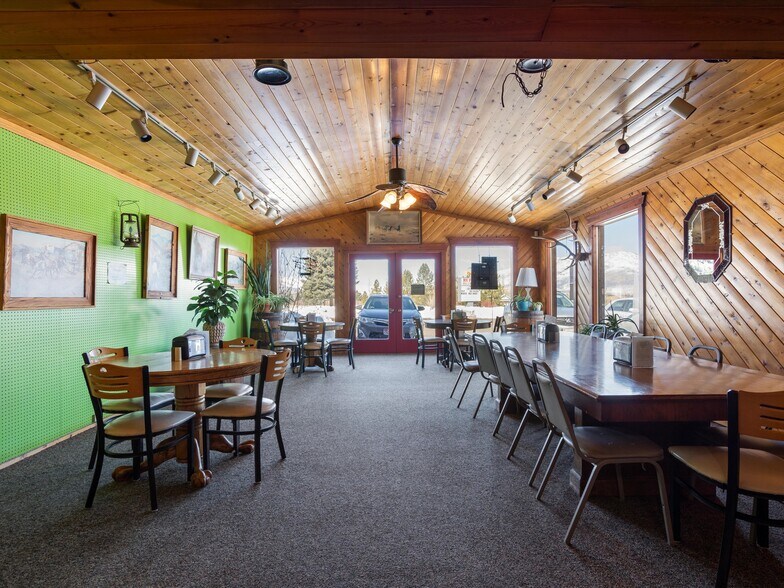 More Photos Of 900 S Highway 39, Huntsville Restaurant For Sale