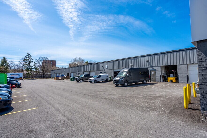 More Photos Of 2710 Lancaster Rd, Ottawa Warehouse For Sale