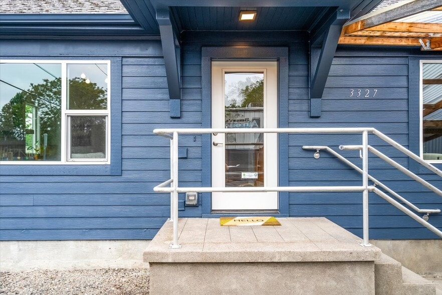 More Photos Of 3327 SE 50th Ave, Portland Office Residential For Sale
