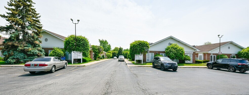 More Photos Of 4701-4731 W Midlothian Tpke, Crestwood Office For Sale