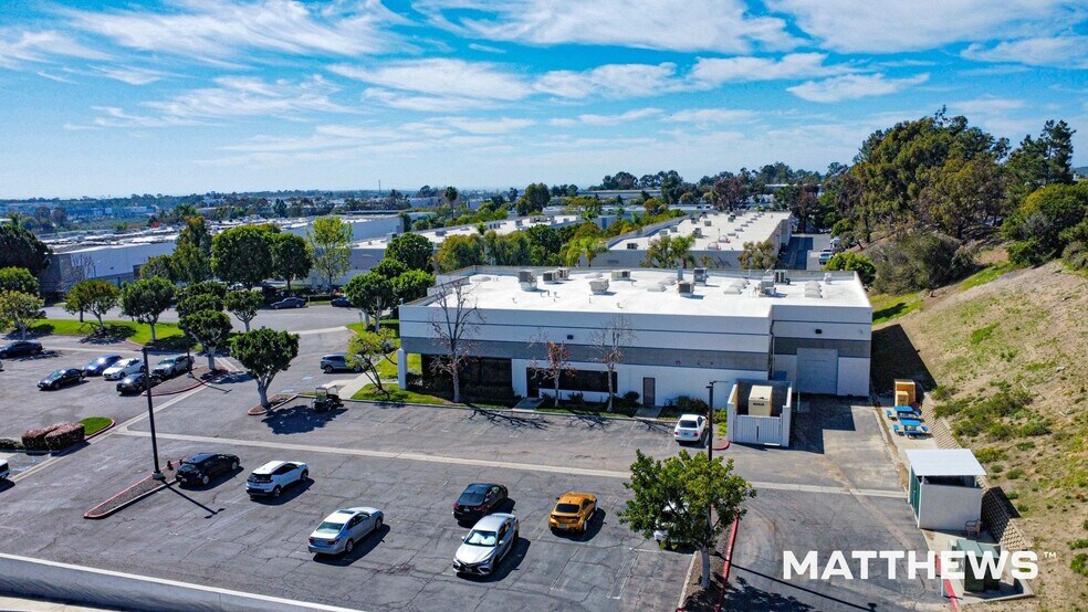Primary Photo Of 995 Park Center Dr, Vista Research And Development For Sale