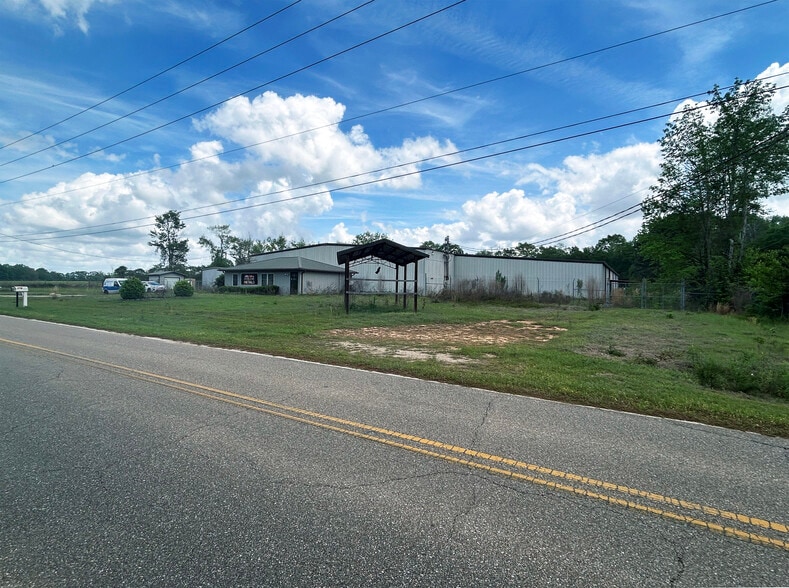 More Photos Of 378 Eastland Rd, Dothan Distribution For Sale