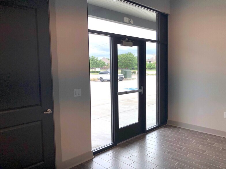 More Photos Of 1312 W Exchange Pky, Allen Medical For Lease