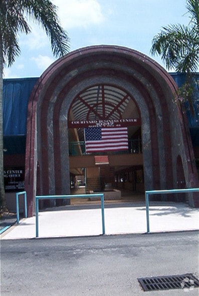 More Photos Of 10190-10300 NW 47th St, Sunrise Light Distribution For Lease