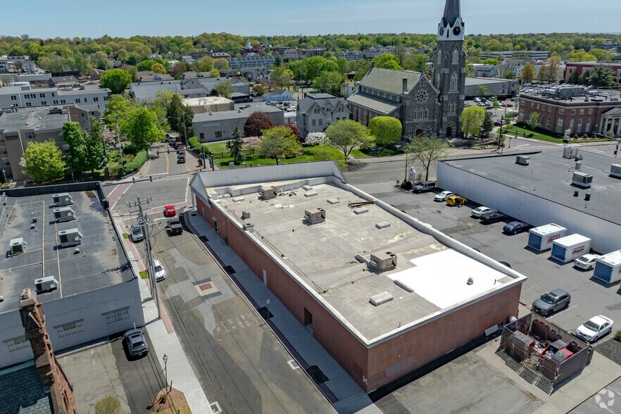 More Photos Of 694-696 West Ave, Norwalk Freestanding For Sale