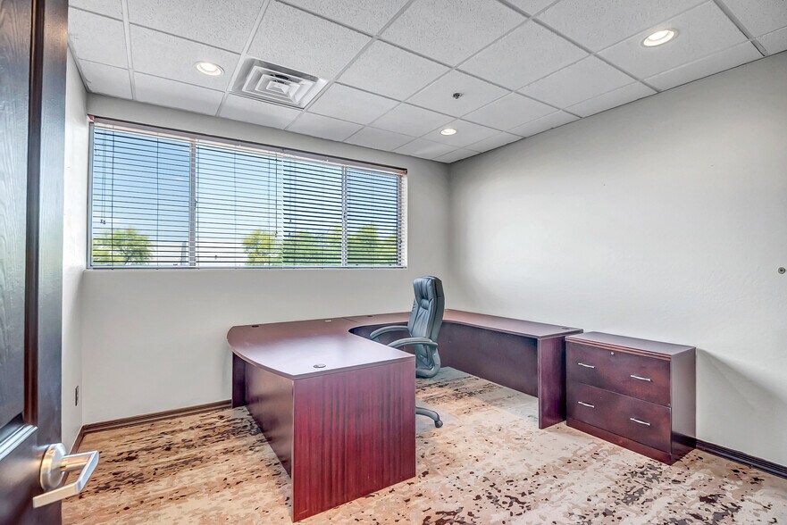 More Photos Of 4521 E Jensen St, Mesa Light Manufacturing For Lease