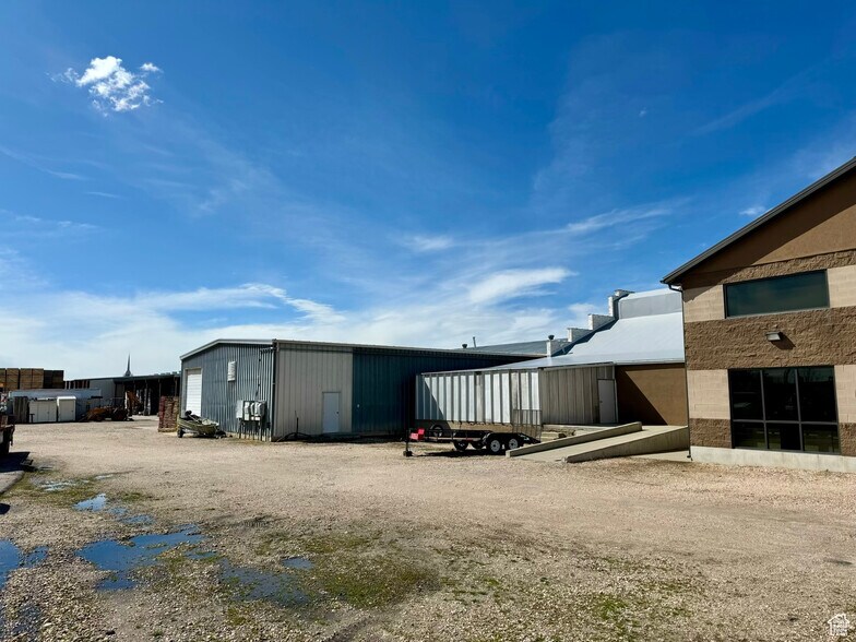 More Photos Of 848 S 2000 W, Syracuse Unknown For Lease