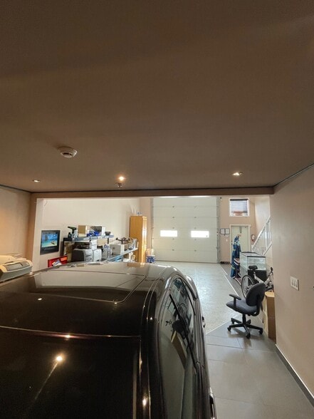 More Photos Of 9903 209 St NW, Edmonton Warehouse For Sale