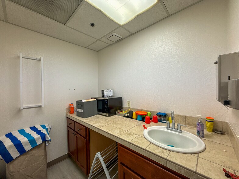 More Photos Of 101 Wikiup Dr, Santa Rosa Office For Sale