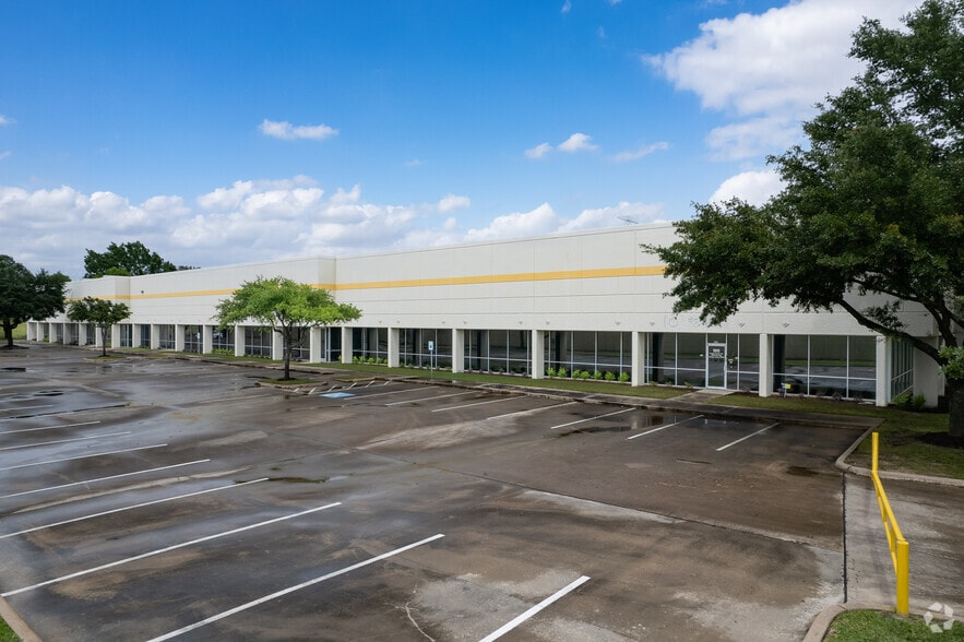 Primary Photo Of 15740 Park Row, Houston Unknown For Lease