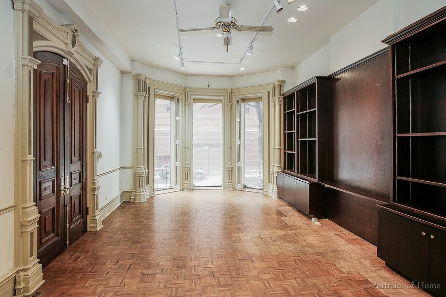 More Photos Of 16 W Ontario St, Chicago Storefront Retail Office For Lease