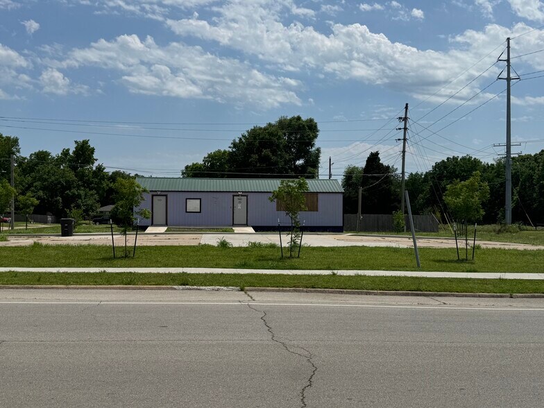 Primary Photo Of 940 N Sunset Blvd, Bartlesville Land For Sale
