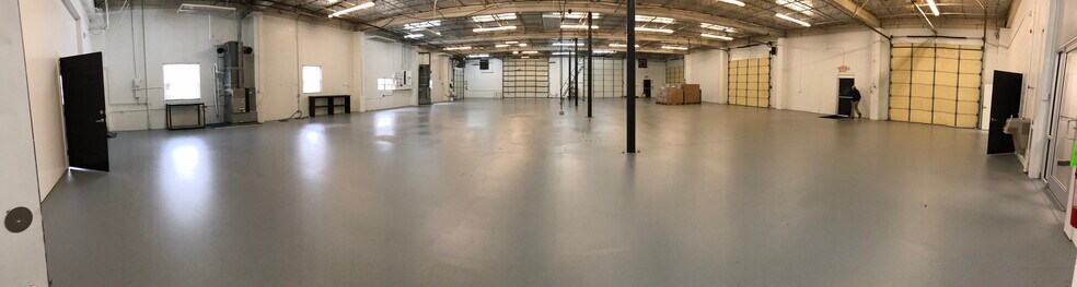 More Photos Of 472 Grimes Blvd, Lexington Warehouse For Lease