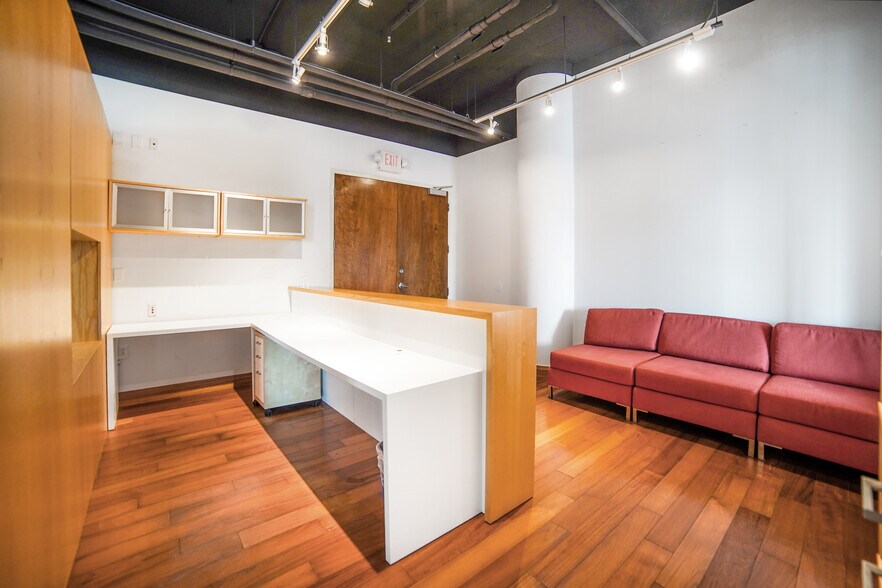 More Photos Of 20900 NE 30th Ave, Aventura Office Residential For Lease