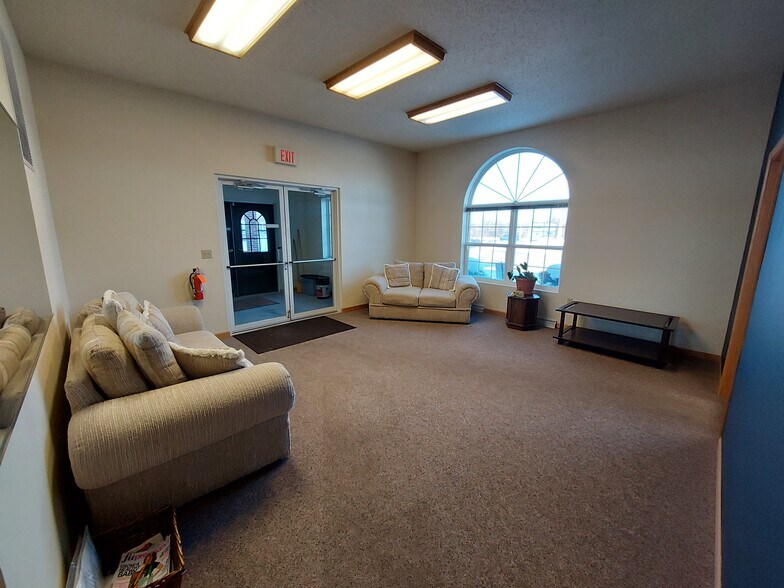 More Photos Of 1500 Merrill Ave, Wausau Office For Sale