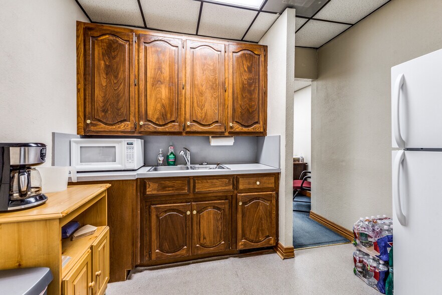 More Photos Of 3301 Century Dr, Rowlett Manufacturing For Sale