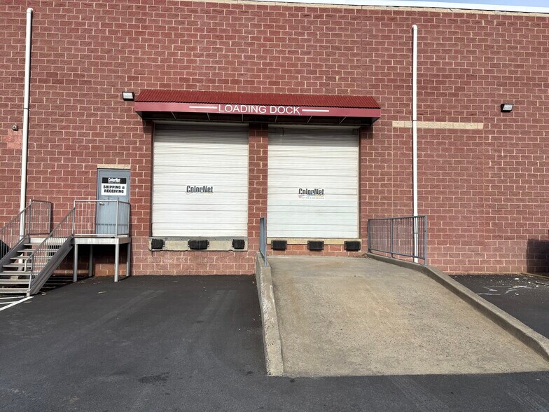 More Photos Of 22570 Glenn Dr, Sterling Flex For Sale