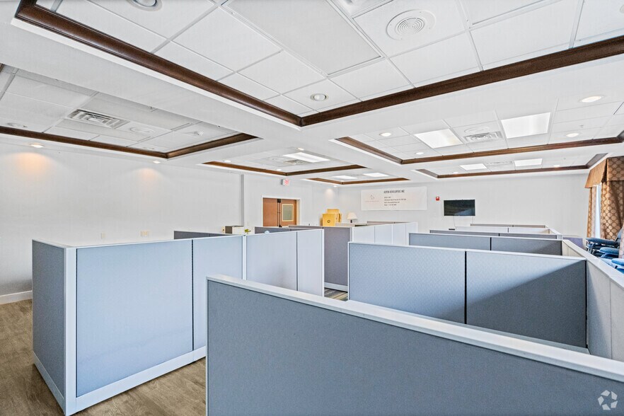 More Photos Of 2205 Barker Oaks Dr, Houston Hotel For Sale