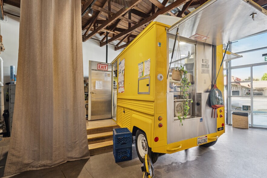 More Photos Of 7748 Santa Monica Blvd, West Hollywood Storefront Retail Residential For Sale