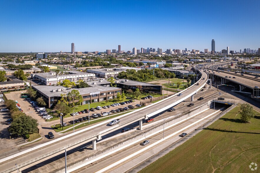 More Photos Of 6220 WESTPARK Dr, Houston Office For Lease