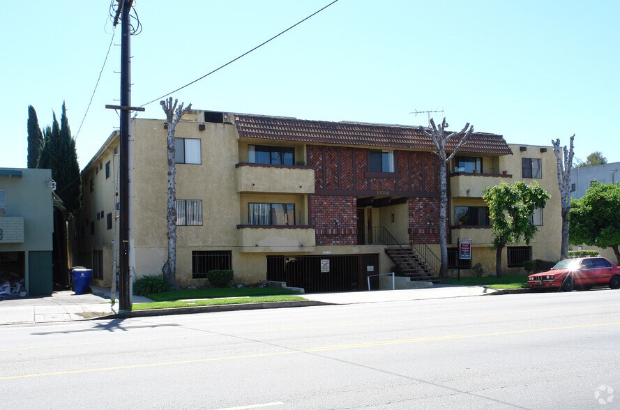More Photos Of 13956 Vanowen St, Van Nuys Apartments For Sale