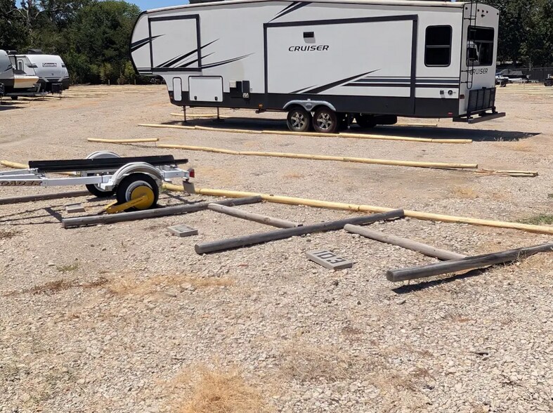 More Photos Of 1204 N Tool Dr, Tool Trailer Camper Park For Sale