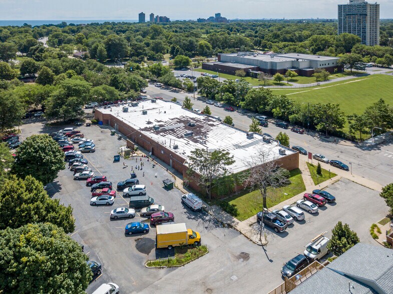 More Photos Of 1500-1528 E 63rd St, Chicago Storefront For Lease