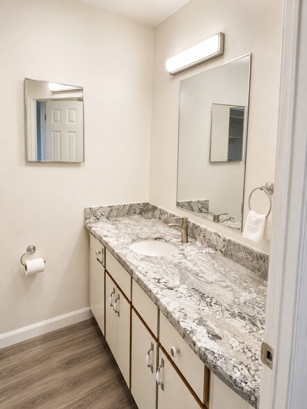 More Photos Of 4624 Ashdale Ct, Sacramento Apartments For Sale