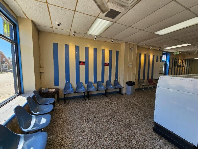 More Photos Of 632 High St, Racine Storefront Retail Residential For Sale