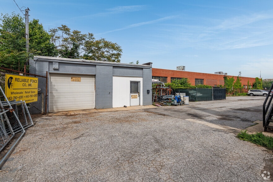 More Photos Of 3021-3027 E Madison St, Baltimore Light Manufacturing For Lease