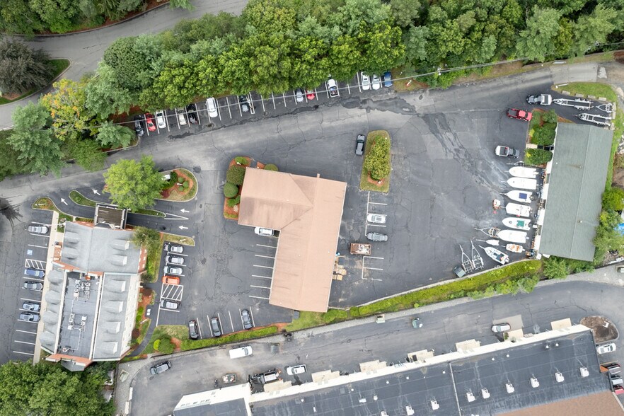 More Photos Of 161 S Main St, Middleton Medical For Lease