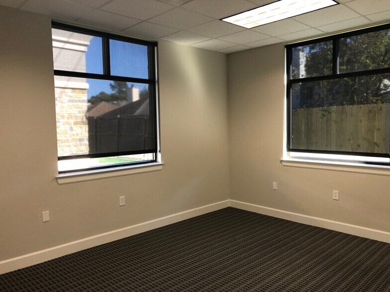 More Photos Of 633 E Fernhurst Dr, Katy Medical For Lease