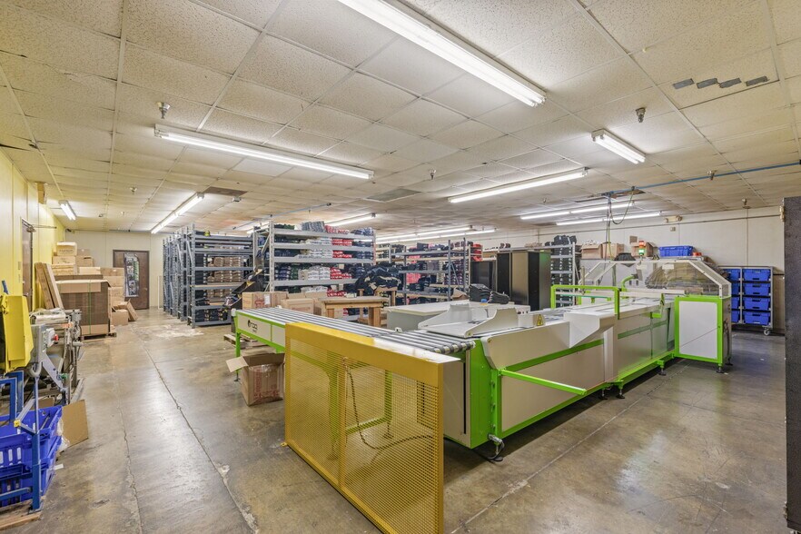 More Photos Of 6580 E Skelly Dr, Tulsa Manufacturing For Sale