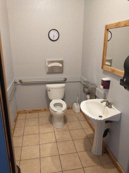 More Photos Of 2297 Dallesport Rd, Dallesport Freestanding For Lease