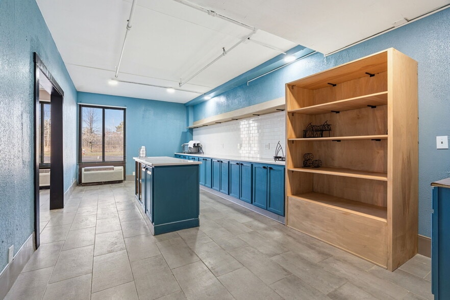 More Photos Of 5335 Broadmoor Cir NW, Canton Hotel For Sale