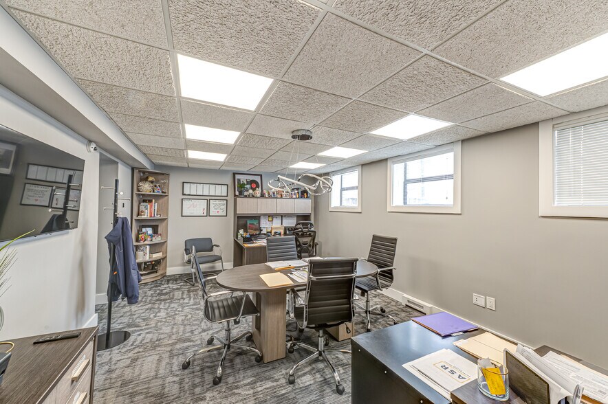 More Photos Of 57 Old Country Rd, Westbury Office For Sale