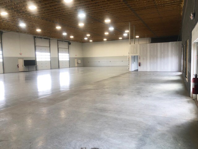 More Photos Of 7 Aaron Way, Sparta Manufacturing For Sale