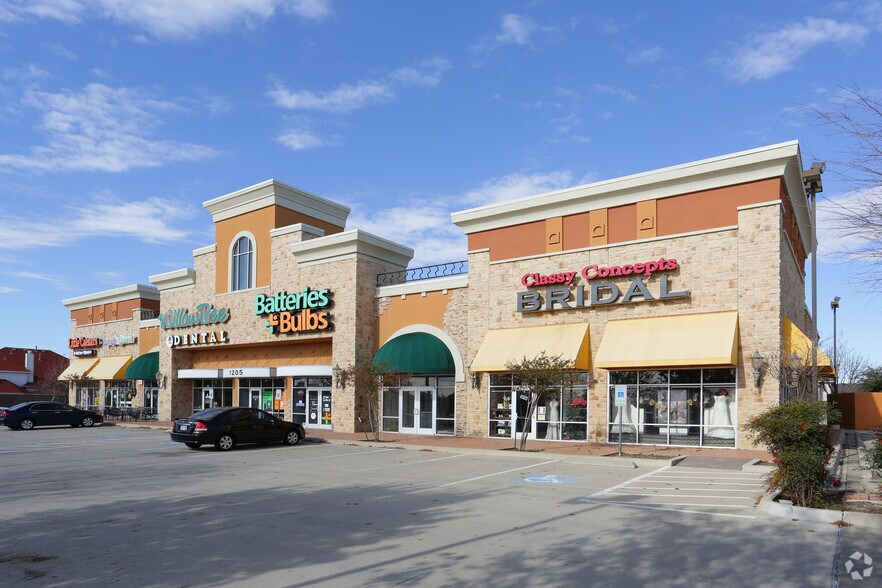 More Photos Of 1205 E Debbie Ln, Mansfield Freestanding For Lease