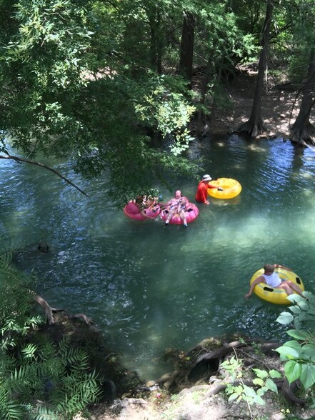 More Photos Of 7070 S US Highway 83, Concan Hotel For Sale