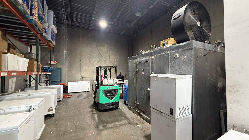 More Photos Of 5570 Florida Mining Blvd S, Jacksonville Warehouse For Sale