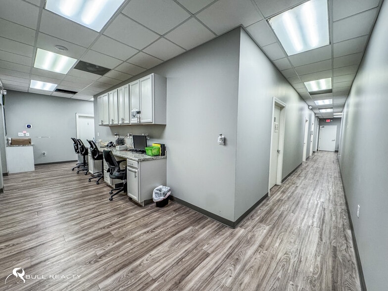 More Photos Of 35 W Church St, Jasper Office For Sale