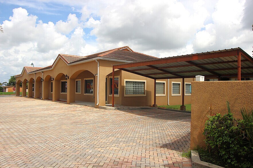 More Photos Of 6143 S Orange Blossom Trl, Orlando Loft Creative Space For Sale