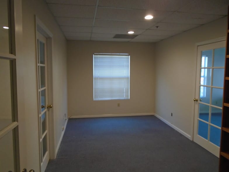 More Photos Of 1090 Adams St, Benicia Loft Creative Space For Lease