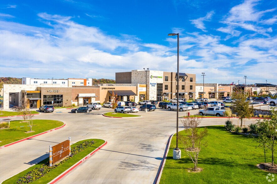 More Photos Of 210-337 Shops Blvd, Willow Park General Retail For Lease