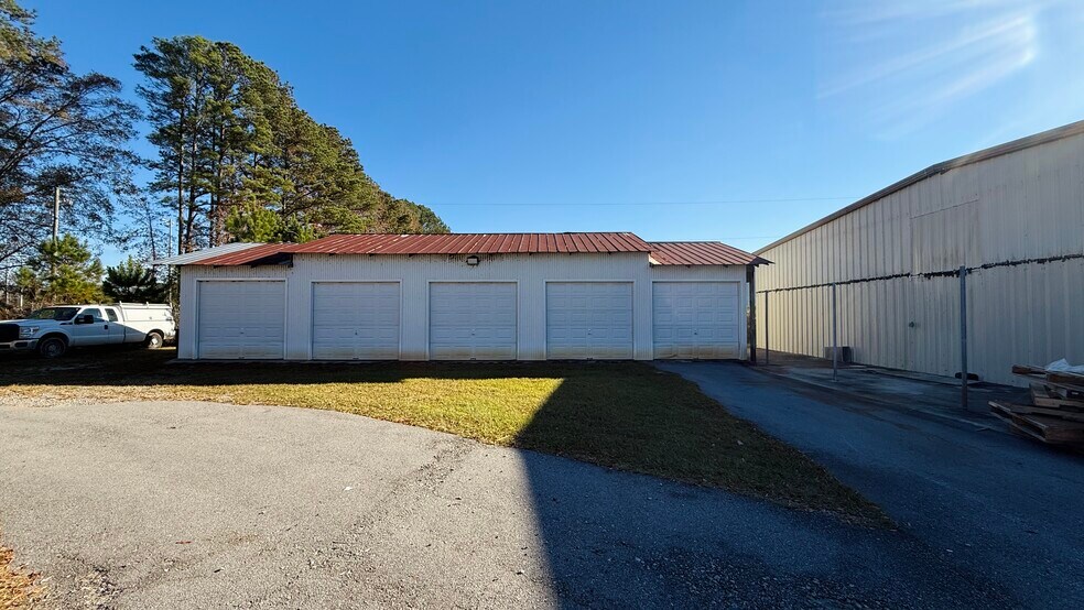 More Photos Of 105 Sunbelt Blvd, Columbia Distribution For Sale
