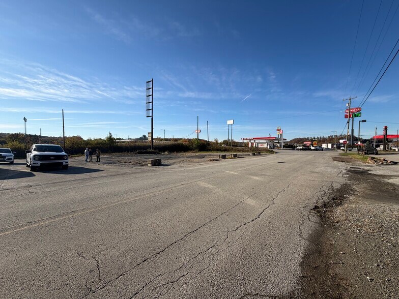 More Photos Of 104 E Byers, New Stanton Land For Lease