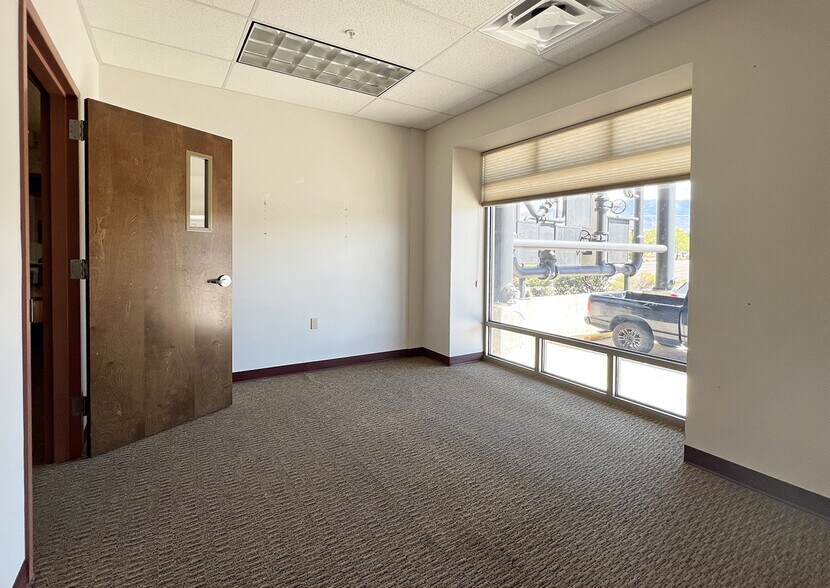More Photos Of 10500 Copper Ave NE, Albuquerque Office For Lease