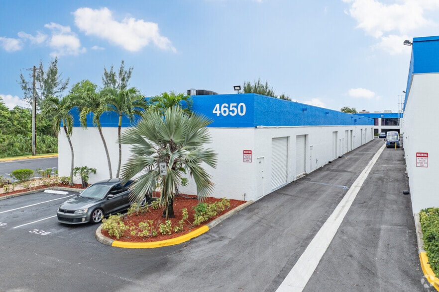 More Photos Of 4500 N Powerline Rd, Deerfield Beach Unknown For Lease