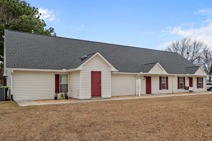 More Photos Of 125 Oakmont Dr, Greenville Office For Sale