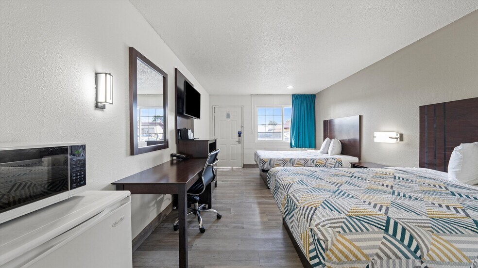 More Photos Of 635 S Highway 395, Hermiston Hotel For Sale